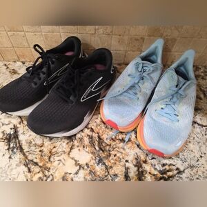 Brooks Women's Running Shoes - Black and Light Blue Bundle